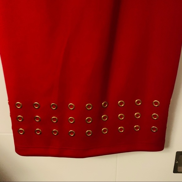 Red dress - Picture 4 of 5